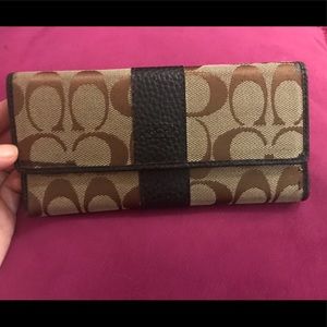 Coach wallet camel brown